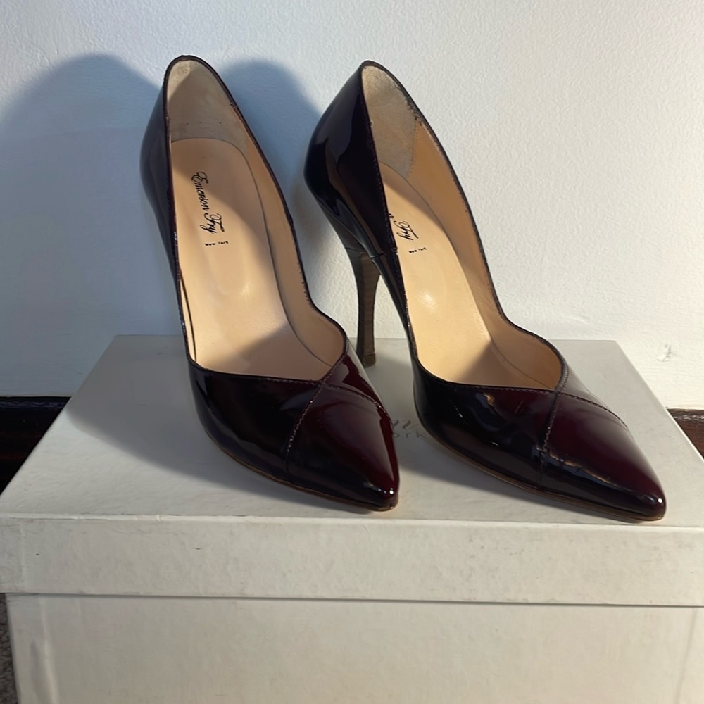 Emerson Fry V Heel Pump